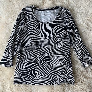 Jones New York sport 3/4 sleeve zebra print too long sleeve tee - M
